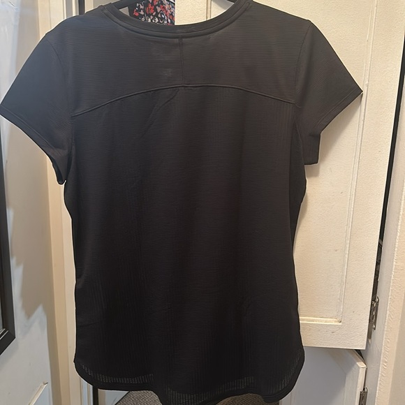 Under Armour Black shirt Large - Picture 4 of 5